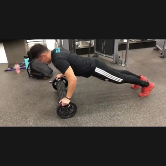 TriggerPoint 26” Grid Foam Roller Patented 10” Wheel Adapter Kit Full Assembly - Picture 9 of 16